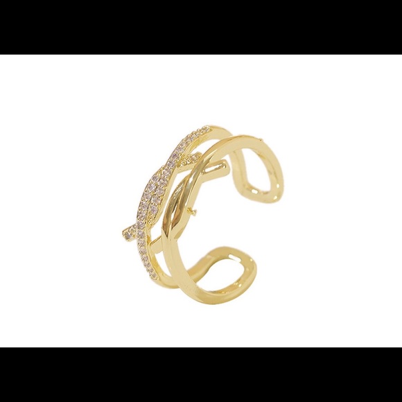 Adjustable Gold Plated Ring 💍 - Picture 2 of 3